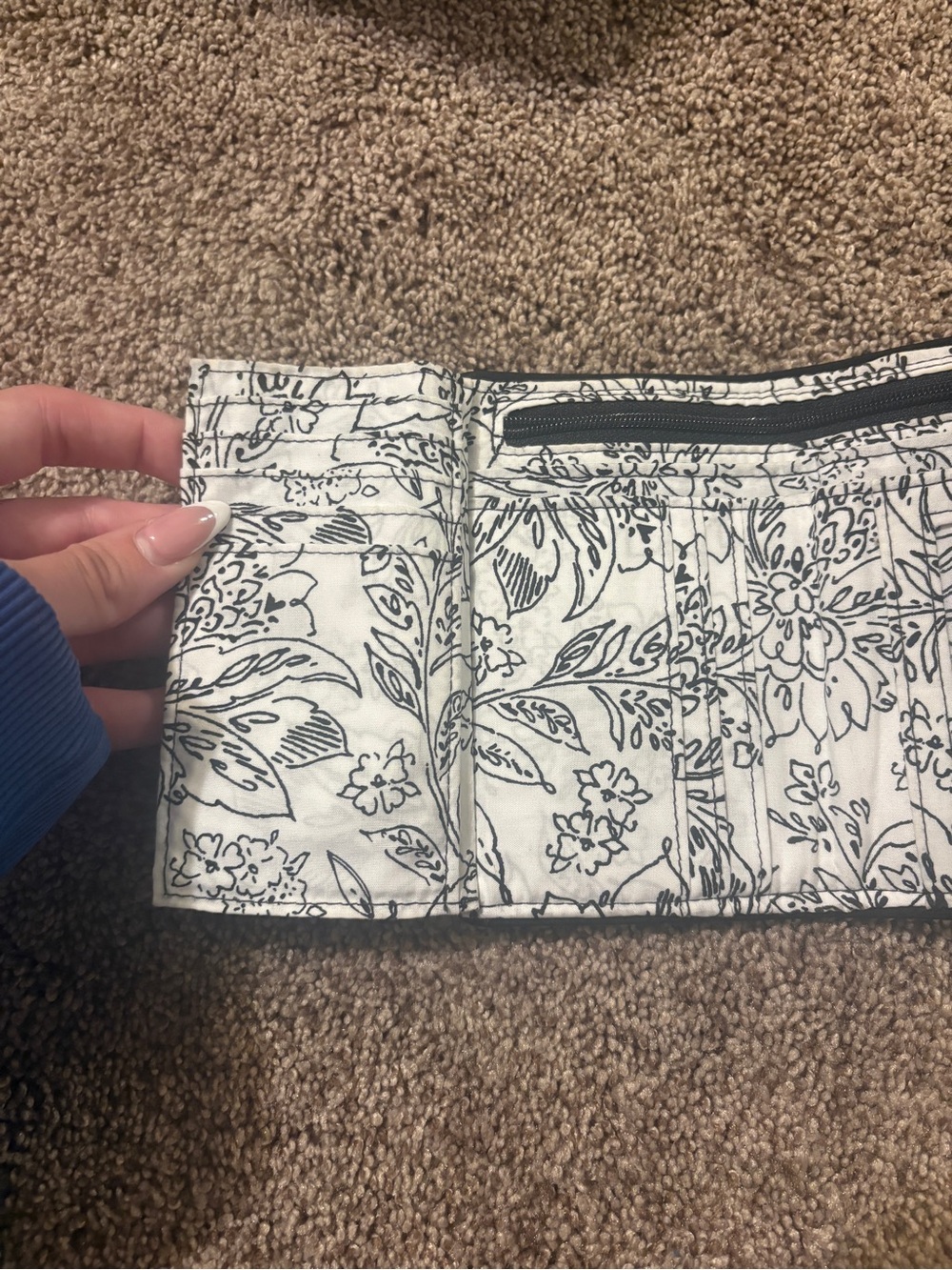 Vera Bradley Black Quilted Compact Wallet with Logo Plaque - Picture 4 of 7